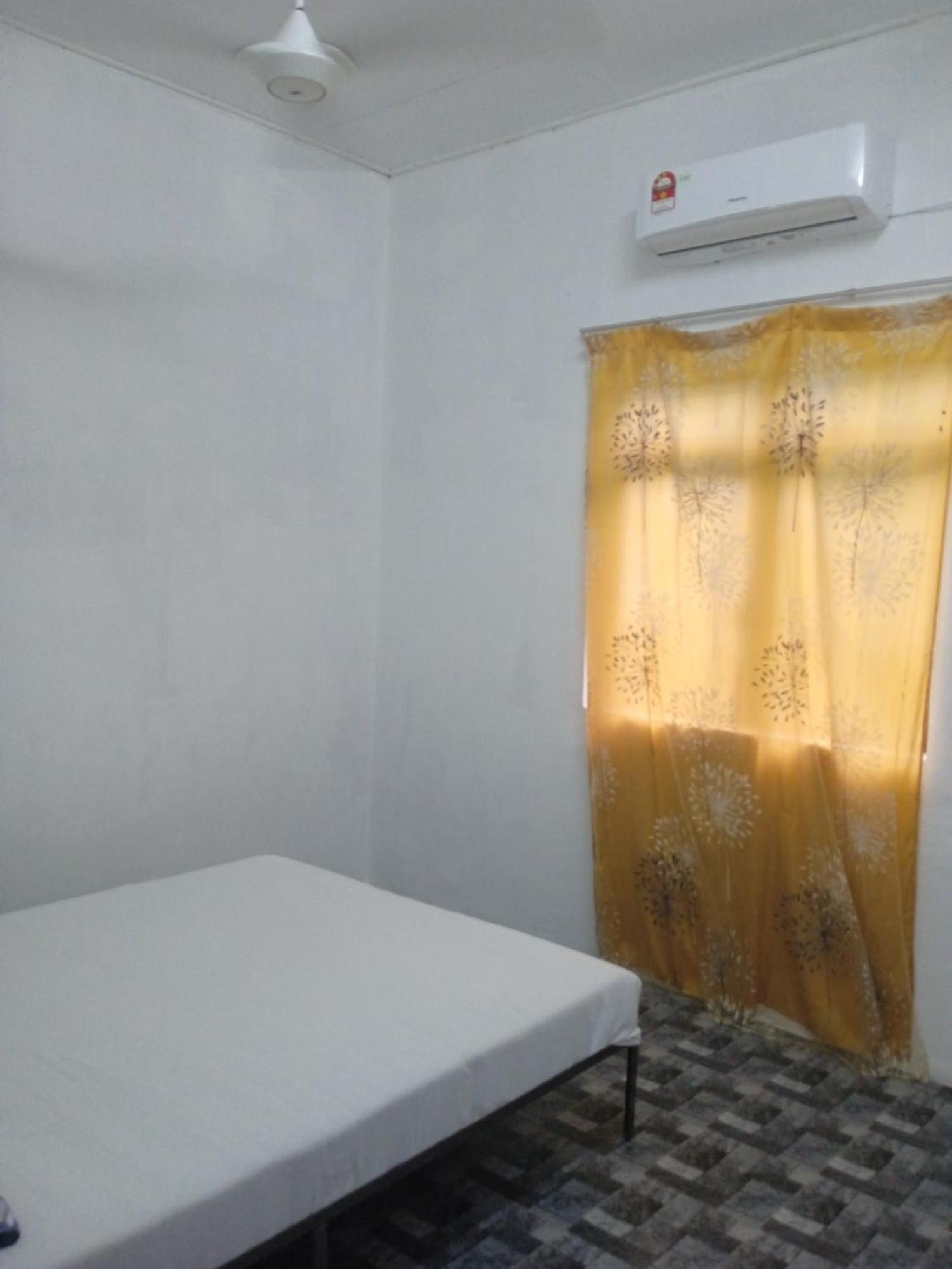 Homestay Idaman B B With 2 Room Aircond 2 Quen Bed And Not Sharing Room -Privacy Κουάλα Τερενγκάνου Εξωτερικό φωτογραφία