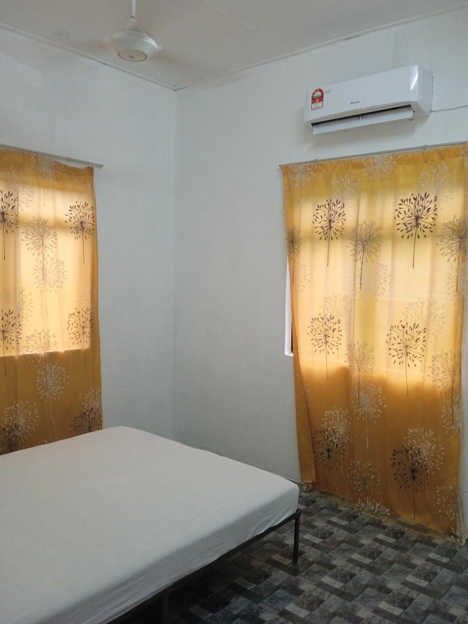 Homestay Idaman B B With 2 Room Aircond 2 Quen Bed And Not Sharing Room -Privacy Κουάλα Τερενγκάνου Εξωτερικό φωτογραφία