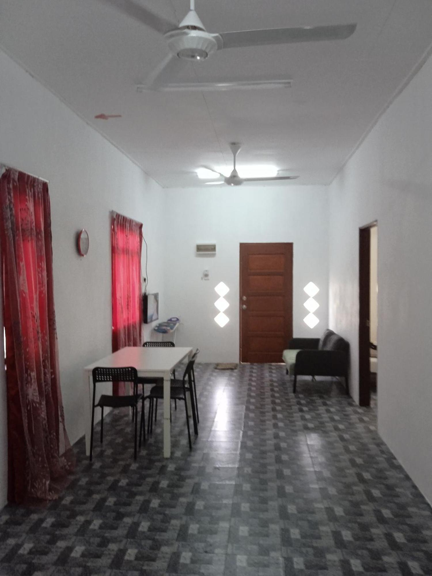 Homestay Idaman B B With 2 Room Aircond 2 Quen Bed And Not Sharing Room -Privacy Κουάλα Τερενγκάνου Εξωτερικό φωτογραφία